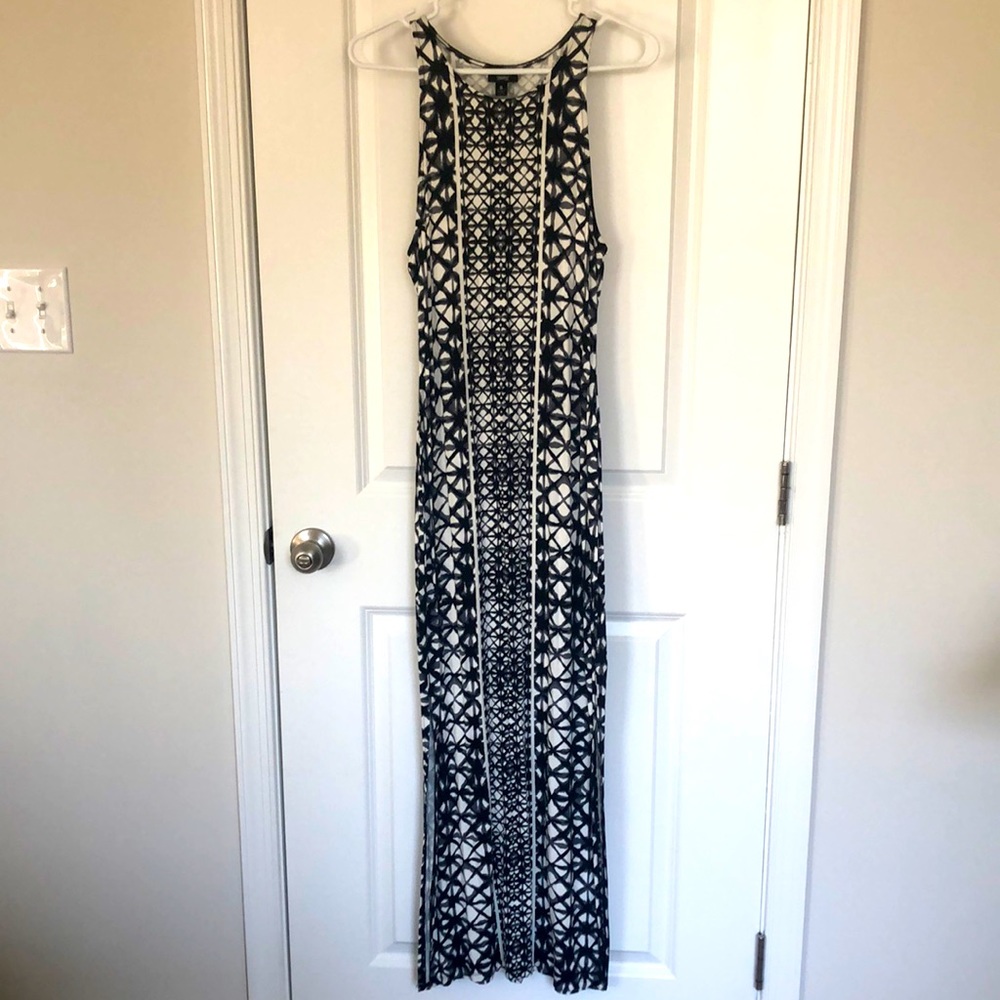 B&W Patterned, Slim-Fitting Maxi Dress